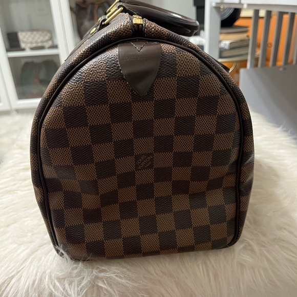 Speedy 30 Damier Ebene. Very clean and hardy used. Comes with lock and key. - Picture 8 of 10